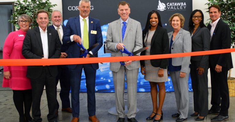 Corning and CVCC Collaborate on Fiber Optic Training Center